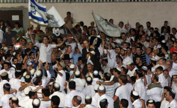 לא נפסיק לשיר – רשימת שירים מלאה לשמחת תורה