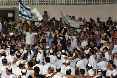 לא נפסיק לשיר – רשימת שירים מלאה לשמחת תורה