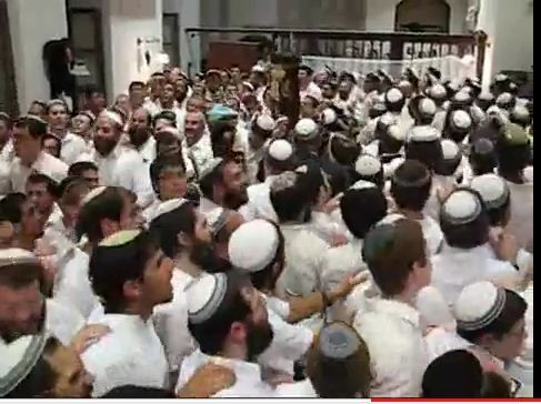 שמחת תורה: הקפות שניות ב"בית הרב" בירושלים