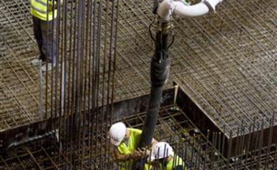 חיפה – יציקת הבטון הגדולה ביותר בעיצומה