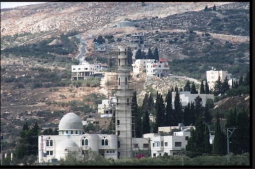 עוול בשומרון: בית כנסת – אוטמים, מסגד – משפצים