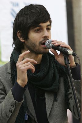 גר בקראוון ושר על ארגזים – קבלו את שי גבסו החדש