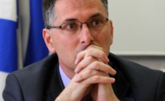 החרדים מכריזים מלחמה נגד שר החינוך גדעון סער