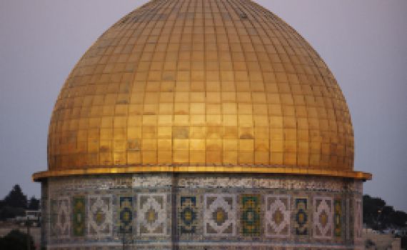 תיעוד: יהודים מתפללים ומשתחווים בהר הבית בחג הסוכות