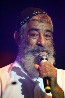 במופע של אריאל זילבר עדיין אפשר למצוא את זילבר הישן