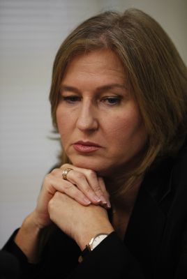 משעמם בחצר האופוזיציה