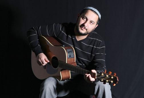 להורדה: הסינגל החדש של אבי בניון: "אבא"