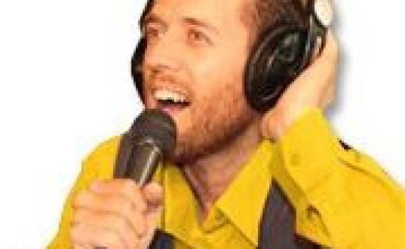 טוביה רוזנפלד (אסי וטוביה) במופע חדש