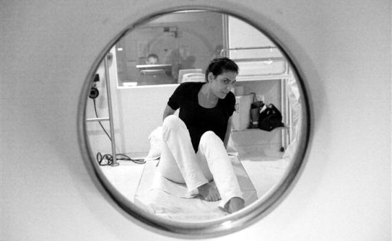 צלם עיתונות מתעד את המאבק לחיים של חולת סרטן