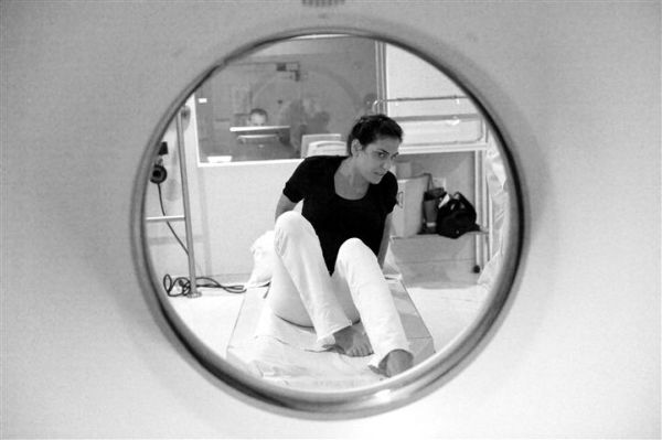 צלם עיתונות מתעד את המאבק לחיים של חולת סרטן