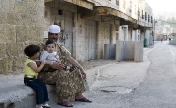 שלום עכשיו לבג"צ: גרש את היהודים מהשוק בחברון