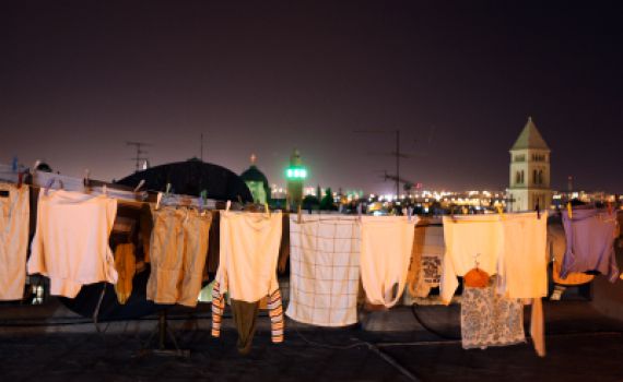 הלמ"ס: האישה מבשלת ומנקה, הבעל מחליף נורות