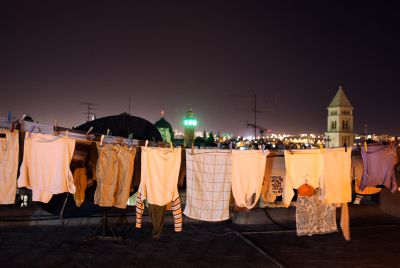 הלמ"ס: האישה מבשלת ומנקה, הבעל מחליף נורות