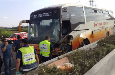 חדש: לימוד זהירות בדרכים ממושב הנהג של האוטובוס