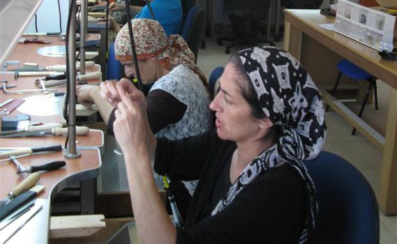 הוקם בית ספר ראשון לצורפות בקרית ארבע