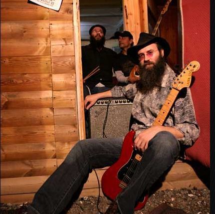 חב"דניקים מנגנים ושרים בלוז? יש חיה כזו