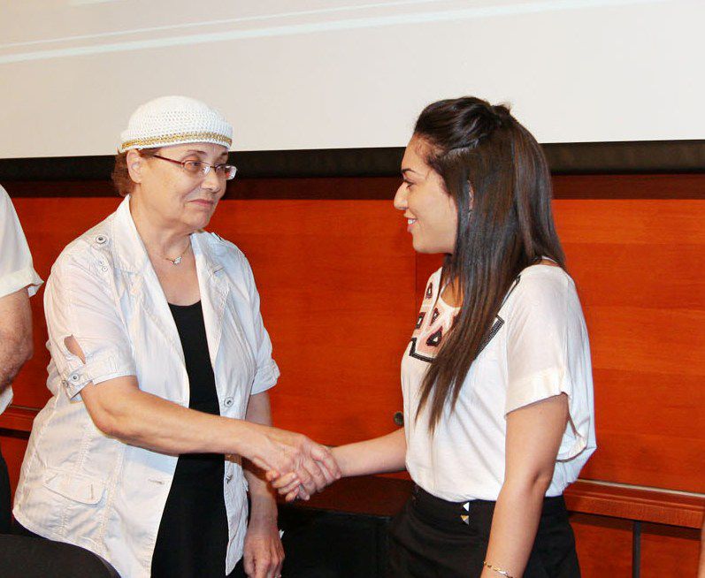 הוענקו מלגות לבנות שירות לאומי מצטיינות על שם יפה פרץ ז"ל