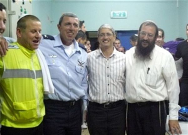 הרבצ"ר ומח"ט הצנחנים ביקרו במכינה הקדם צבאית 'מעוז' בלוד