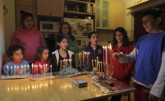 סקר: ב-93% מהבתים בישראל ידליקו נר חנוכה
