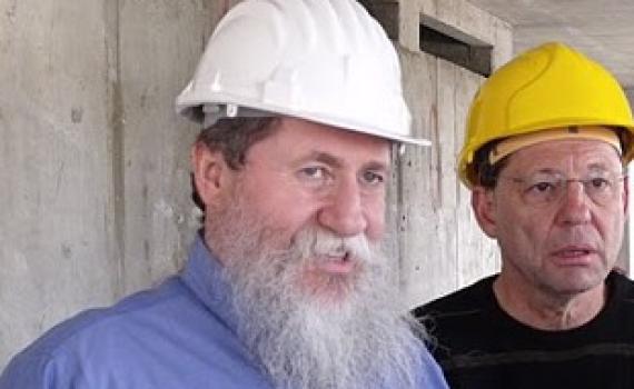 כצל'ה יצא לבדוק איך מכשירים עובדי בניה ישראלים