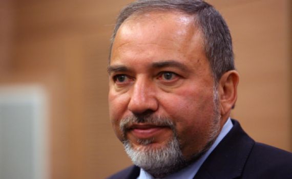 מתקפת סמסים על מספרו האישי של ליברמן