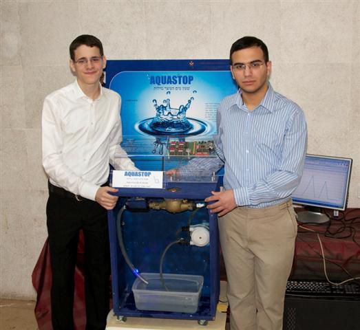 שני תיכוניסטים מ"מכון לב" פיתחו חיישן חכם לחיסכון במים