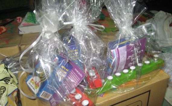 'מבצע חנוכיות' של תנועת עזרא יצא לדרך ברחבי הארץ