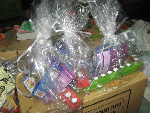 'מבצע חנוכיות' של תנועת עזרא יצא לדרך ברחבי הארץ