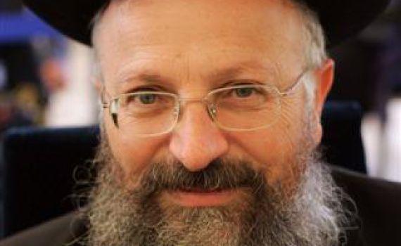 הרב אליהו לרה"מ: "אהבת הגר" לגרים לא לאויבים