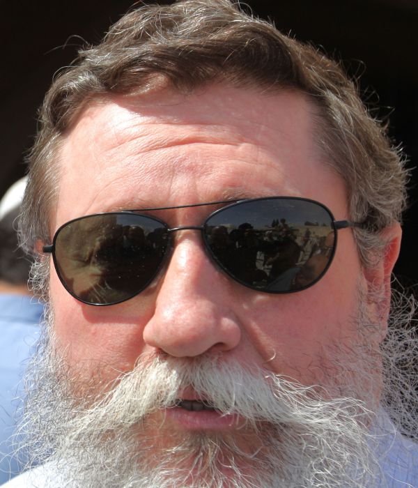 מי התחזה לכצל'ה ושלח בשמו הודעות כוזבות לעיתונות?