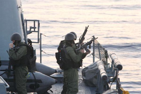 זוכי פרס בגין: שייטת 13, מרים פרץ ופרופ' אלן דרשוביץ