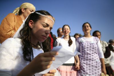 ארגון "קשר" – שהחברים שלך ישדכו לך מישהי