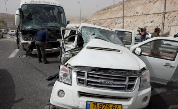 טרגדיה בצומת הזורעים: הרוג ופצועים בתאונה