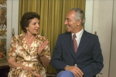 תמונות מחייה של סוניה פרס ז"ל לצד בעלה שמעון