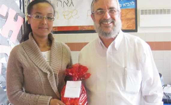 בוגרות אולפנת פסגת זאב הציגו שיעור בהצטיינות