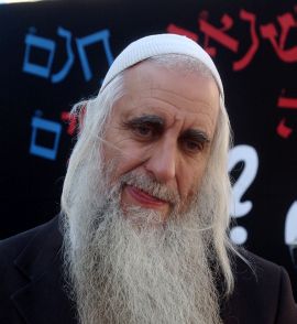 צפו באהוד בנאי שר בערב תפילה לרפואת הרב פרומן