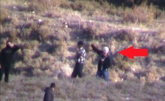 יצהר: תיעדנו את את צלם ארגון בצלם מיידה אבנים