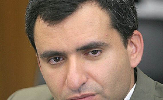 "אם פרץ רוצה להתפטר, שישלח פקס לרה"מ"