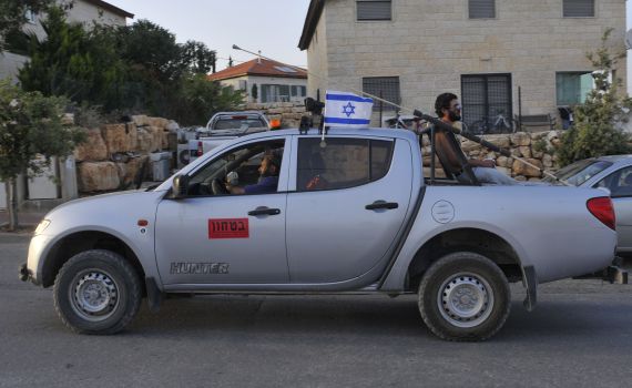 המתנחלים זועמים: פותחים כבישים לפלסטינים וליהודים סוגרים
