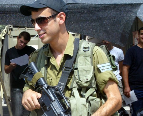 הרב דב ליאור: לטחון 'צעירים' בצבא? "זה לא בסדר"