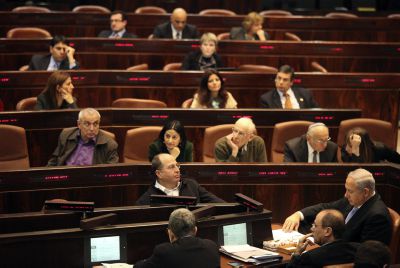 שיעור קטן במניפולציה פוליטית – איך עובדת השיטה?