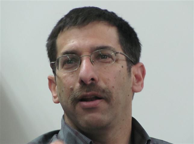 אורבך לשמאל: למה ביקור בקבר רבין כן, ובחברון לא?