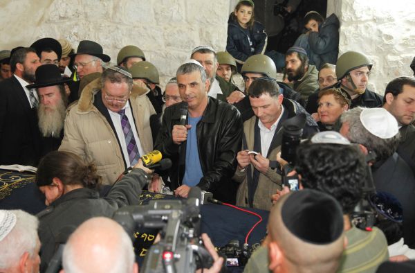 שרים במעמד חניכת קבר יוסף: "עוד יגדלו כאן ילדים"