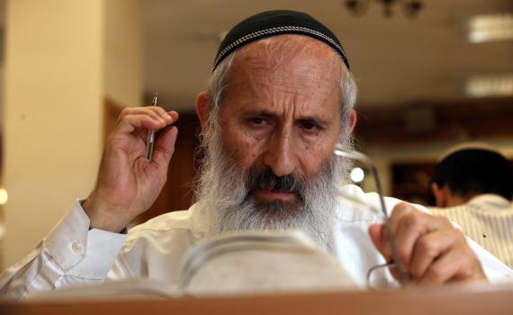 הרב אבינר על המנהג הקדום: "אין לזה מקור"