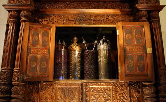 אין בושה: כתר תורה נדיר נגנב מבית כנסת בצפת