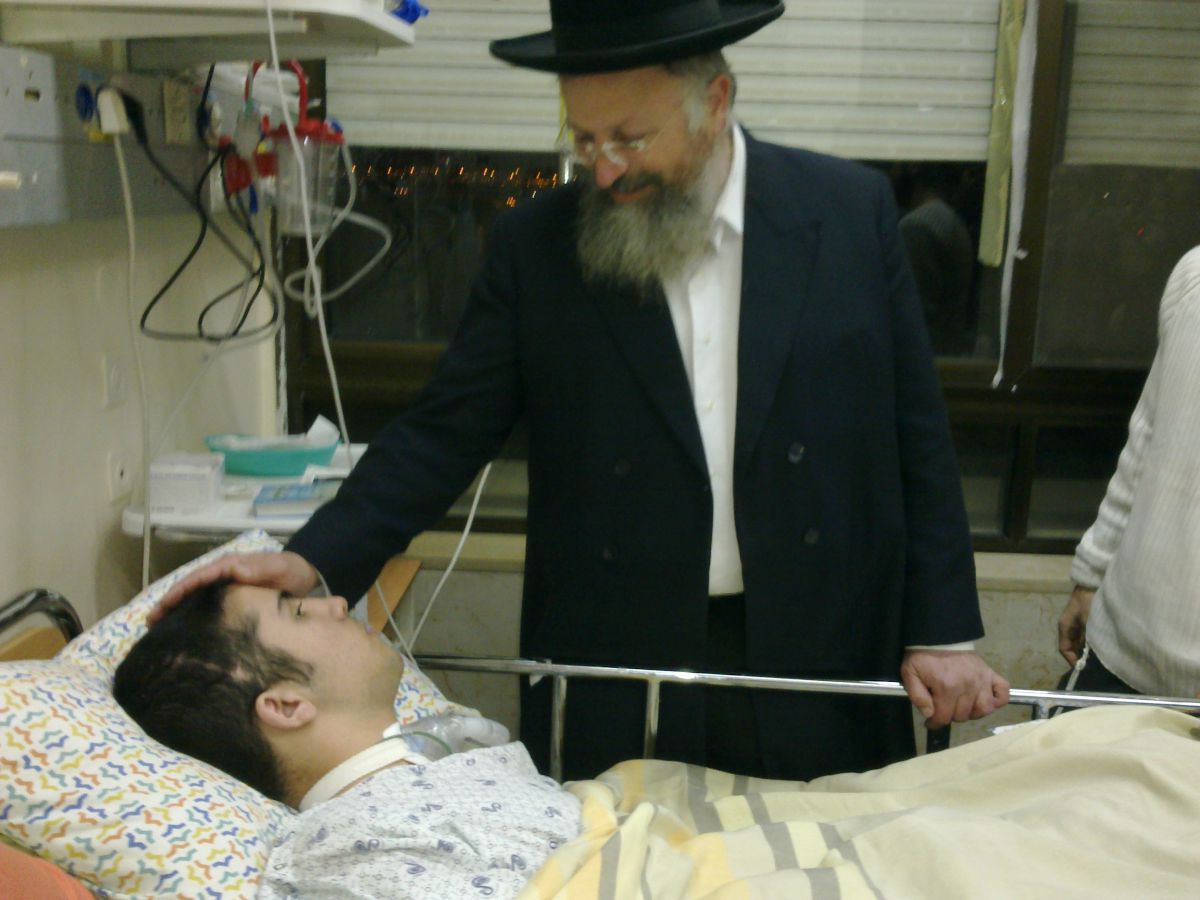 מאות בני נוער התפללו לרפואתו של ישראל אוזן