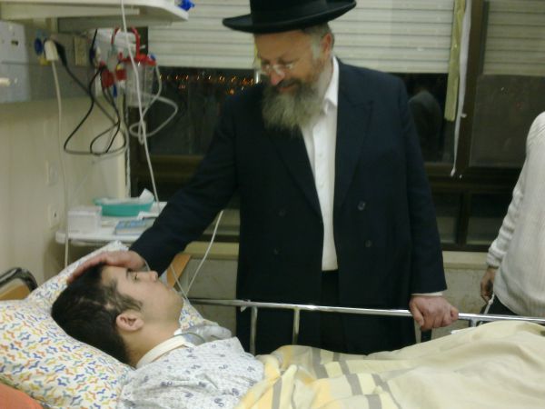 מאות בני נוער התפללו לרפואתו של ישראל אוזן