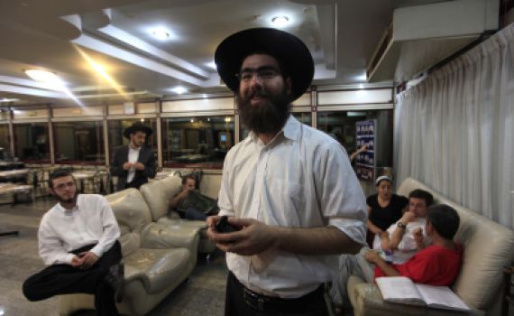 "על הממשלה להשתתף במימון אבטחת בתי חב"ד בעולם"