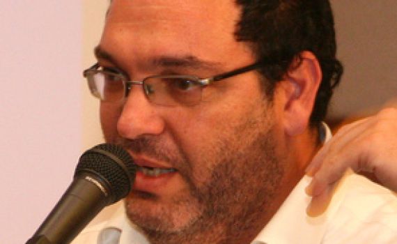 פירון ברשת ב: לא נתפשר. פירון בקול ברמה: כולנו נתגמש