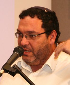 פירון ברשת ב: לא נתפשר. פירון בקול ברמה: כולנו נתגמש